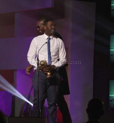 Hero of the night Slapdee receives his fifth award for the best hip hop of the year