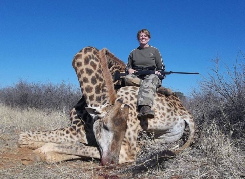 Trophy-Hunting-Woman-Shoots-Giraffe-Pose
