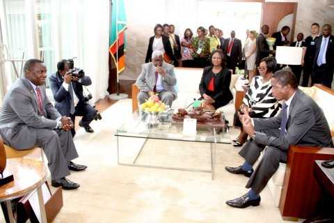 Edgar Lungu with Foreign affairs minister Harry Kalaba, First Lady Esther Lungu, Commerce minister Margaret Mwanakatwe and Deputy secretary to the Cabinet Ambassador Peter Kasanda