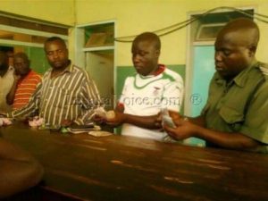 PF cadre caught distributing money 