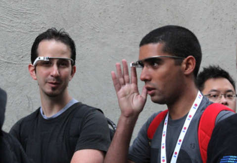 Google Glass gets the first news app for the ‘connected generation