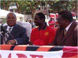 Mr Masupha, right, with Republican Rupiah Banda, left, and ZCTU President Leonard Hikaumba.jpg