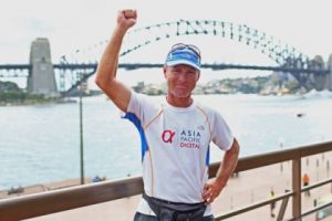 Tom Denniss becomes fastest man to circle globe on foot