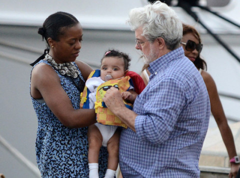 After nearly 5 months, George Lucas and wife Mellody Hobson have debuted their baby girl Everest to the world