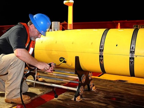 Minisub ... Bluefin-21 being recovered from the Indian Ocean after another fruitless search. Picture- Australian DefenceSource- AFP