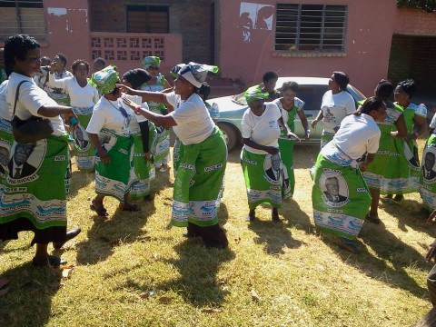 SIGNING AND DANCING, ANTI KABIMBA SONG AT THEIR PF OFFICE — in Kasama