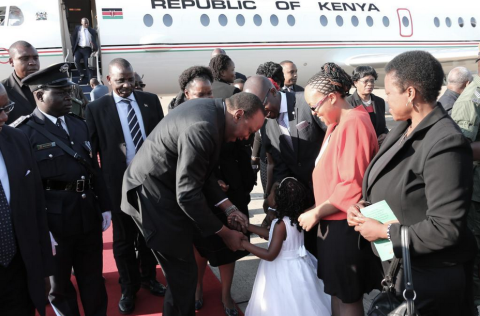 Uhuru Kenyatta arrives in Zambia for President Sata's funeral