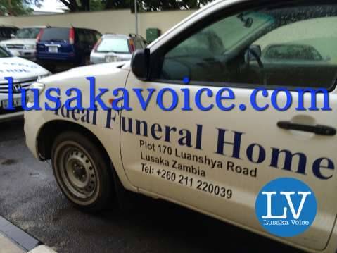 RATSA Director  Zindaba Soko beats Ideal Funeral Home Driver at cfb Hospital in Lusaka  on Dec 14, 2014 by Lusakavoice.com