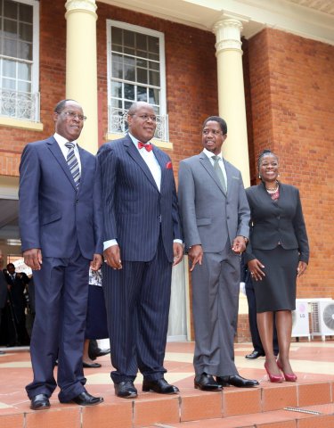 Brenda Muntemba Zambian high Commissioner to Kenya, Sibanze Simuchoba PS Southern Province and Mr Bernard Pwete PS Chiefs and Traditional affairs Pose with President Edgar Lungu after the Swearing in Ceremony at Statehouse. Picture By Eddie Mwanaleza/statehouse 22-04-2015. Brenda Muntemba Zambian high Commissioner to Kenya, Sibanze Simuchoba PS Southern Province and Mr Bernard Pwete PS Chiefs and Traditional affairs Pose with President Edgar Lungu after the Swearing in Ceremony at Statehouse. Picture By Eddie Mwanaleza/statehouse 22-04-2015.