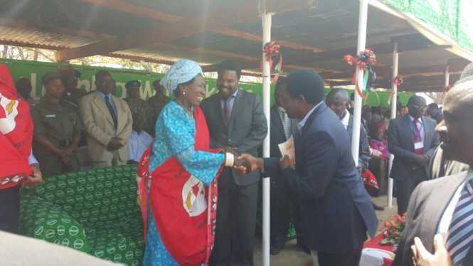 HH greets Wina at the Kulamba Traditional Ceremony at Paramount Chief Kalonga Gawa Undi of the Chewa speaking people of Eastern Zambia, Malawi and Mozambique