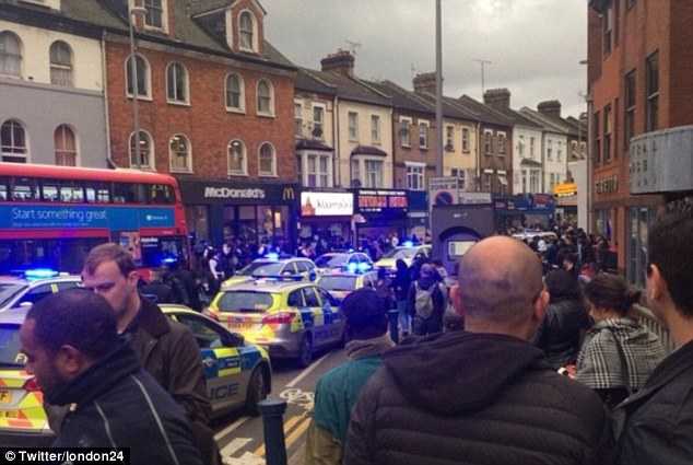 Dozens of police officers attended the incident in an attempt to break up the fights and disperse the crowd Chaos erupts as mass brawl breaks out in Walthamstow Loaded london